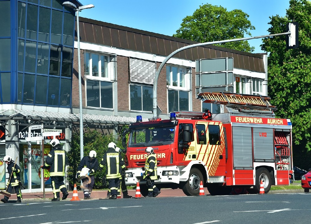 天津汽車救援與應(yīng)急響應(yīng)：當(dāng)危機(jī)來臨時(shí)，我們?nèi)绾慰焖夙憫?yīng)？